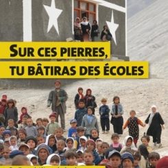 SUR CES PIERRES, TU BATIRAS DES ECOLES…